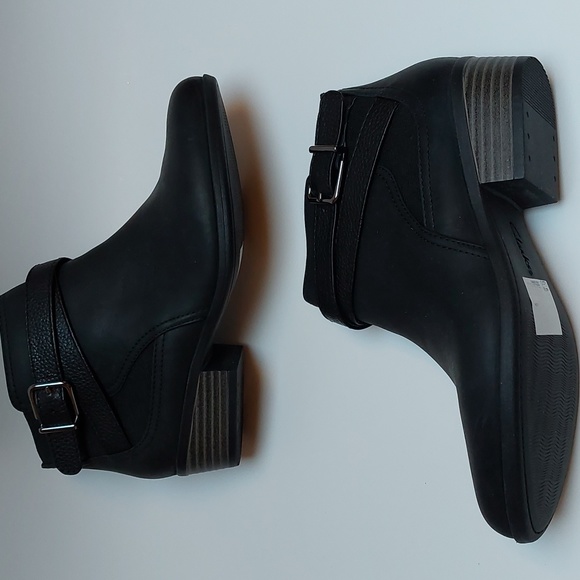 Clarks Addiy HOLLY - Black Leather Bootie- Size 6 - Picture 5 of 10